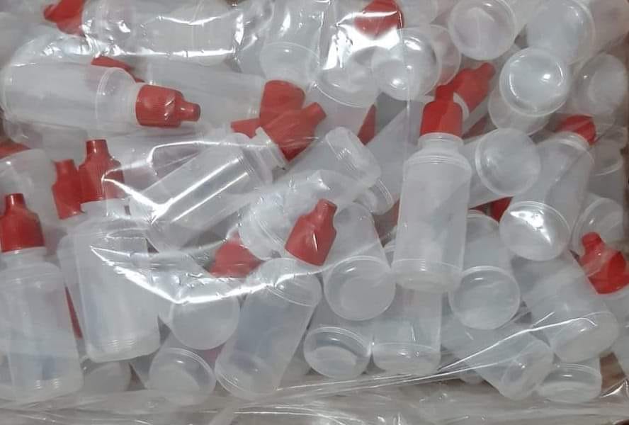 [ART-PNT-0082] Small Semi-Clear Plastic Dropper with Sealed Cap